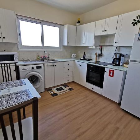 Must Stay - Sea & Salt Lake Panoramic View Apt Larnaca Exterior foto
