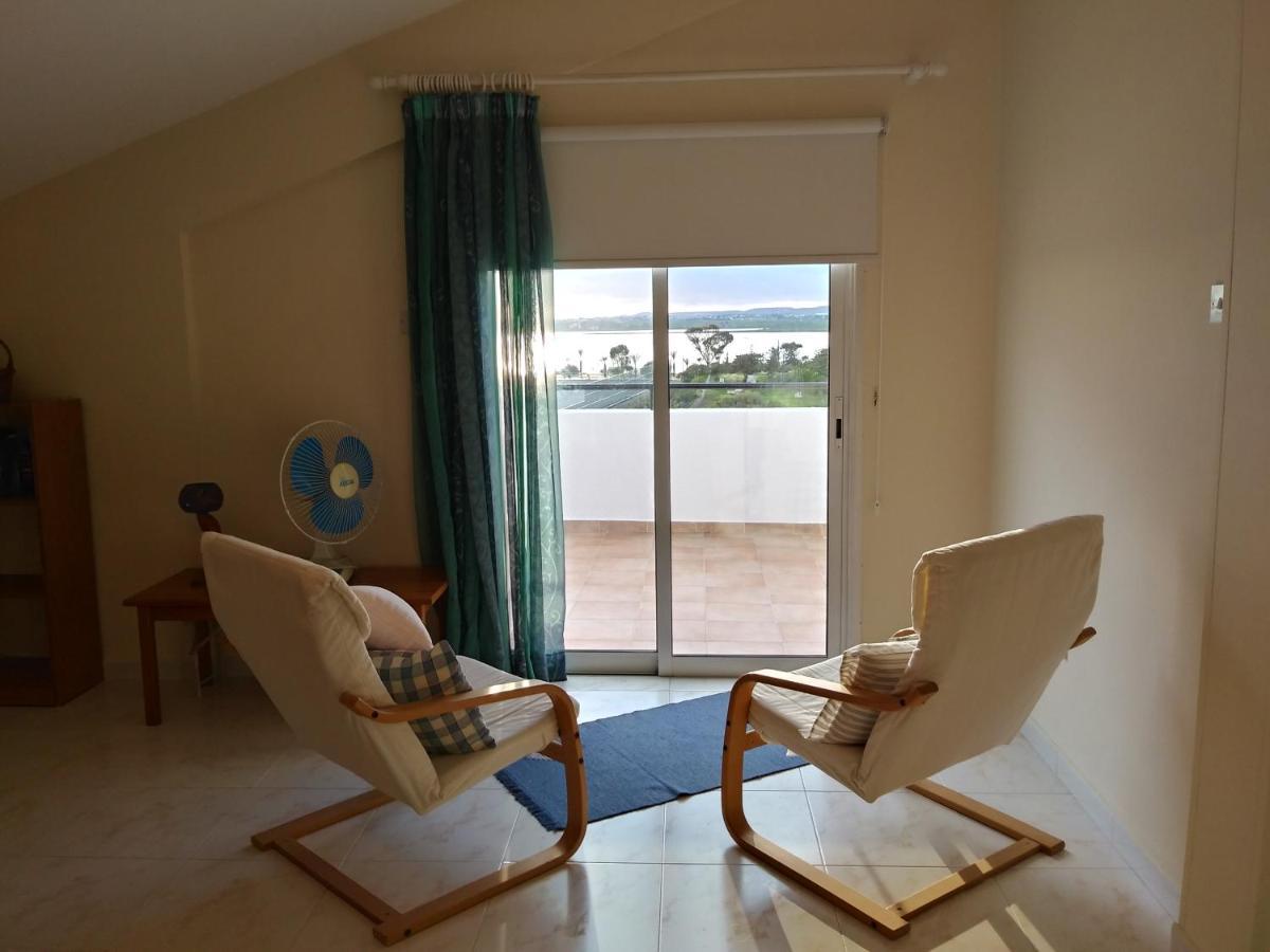 Must Stay - Sea & Salt Lake Panoramic View Apt Larnaca Exterior foto