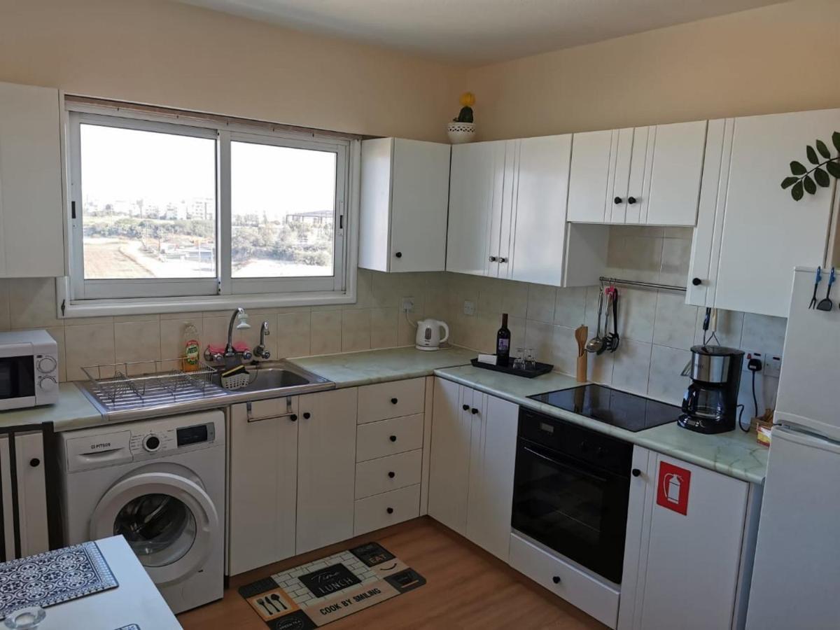 Must Stay - Sea & Salt Lake Panoramic View Apt Larnaca Exterior foto