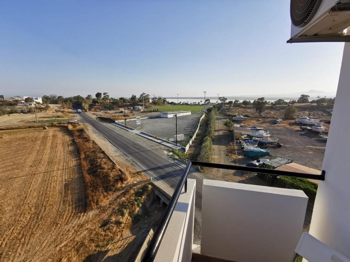 Must Stay - Sea & Salt Lake Panoramic View Apt Larnaca Exterior foto